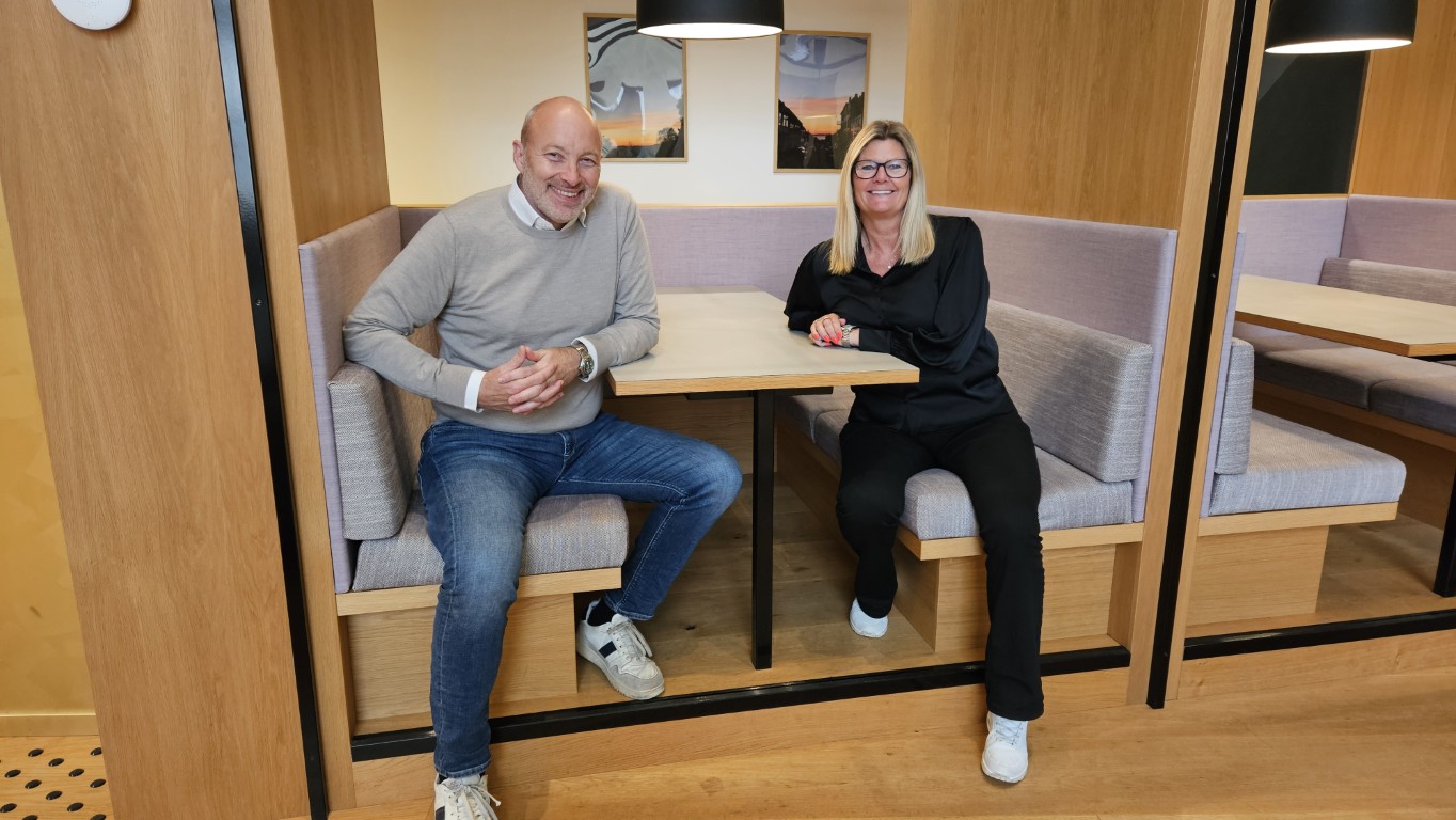 Mona Lavik fra Qualified People og Ralph von Minden fra Trygg-Grunn og KI-Kortet